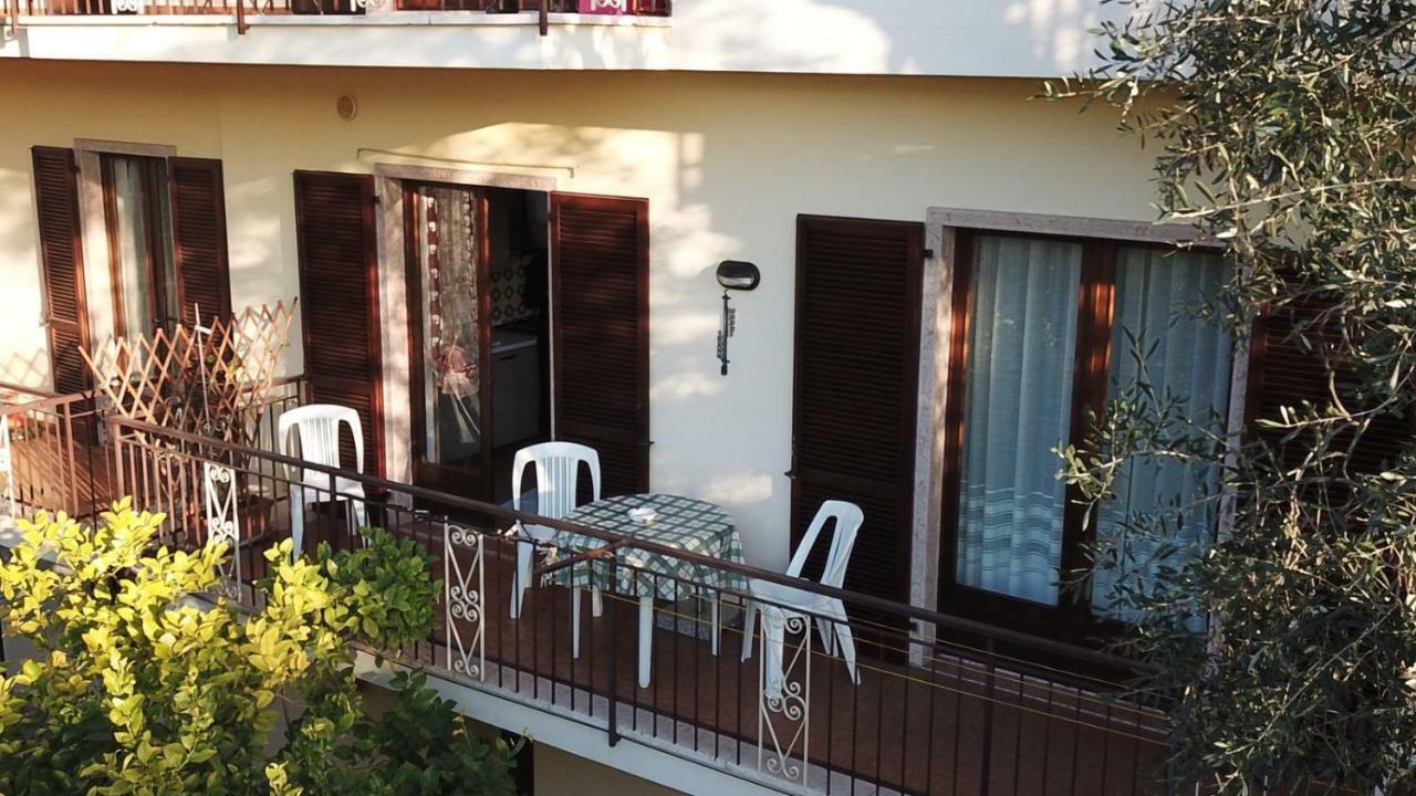 Casa Vacanze Ester ブレンゾーネ エクステリア 写真