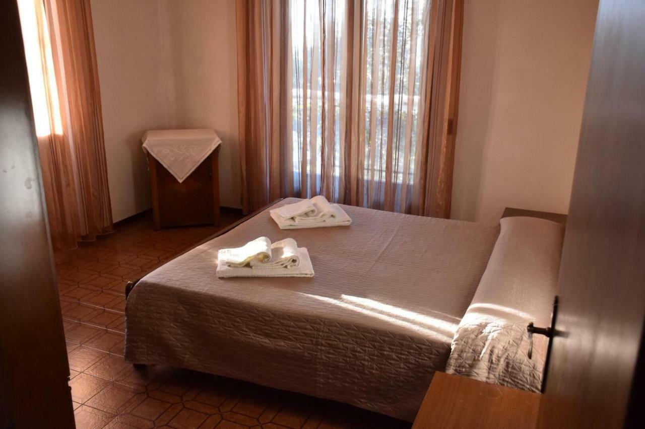 Casa Vacanze Ester ブレンゾーネ エクステリア 写真